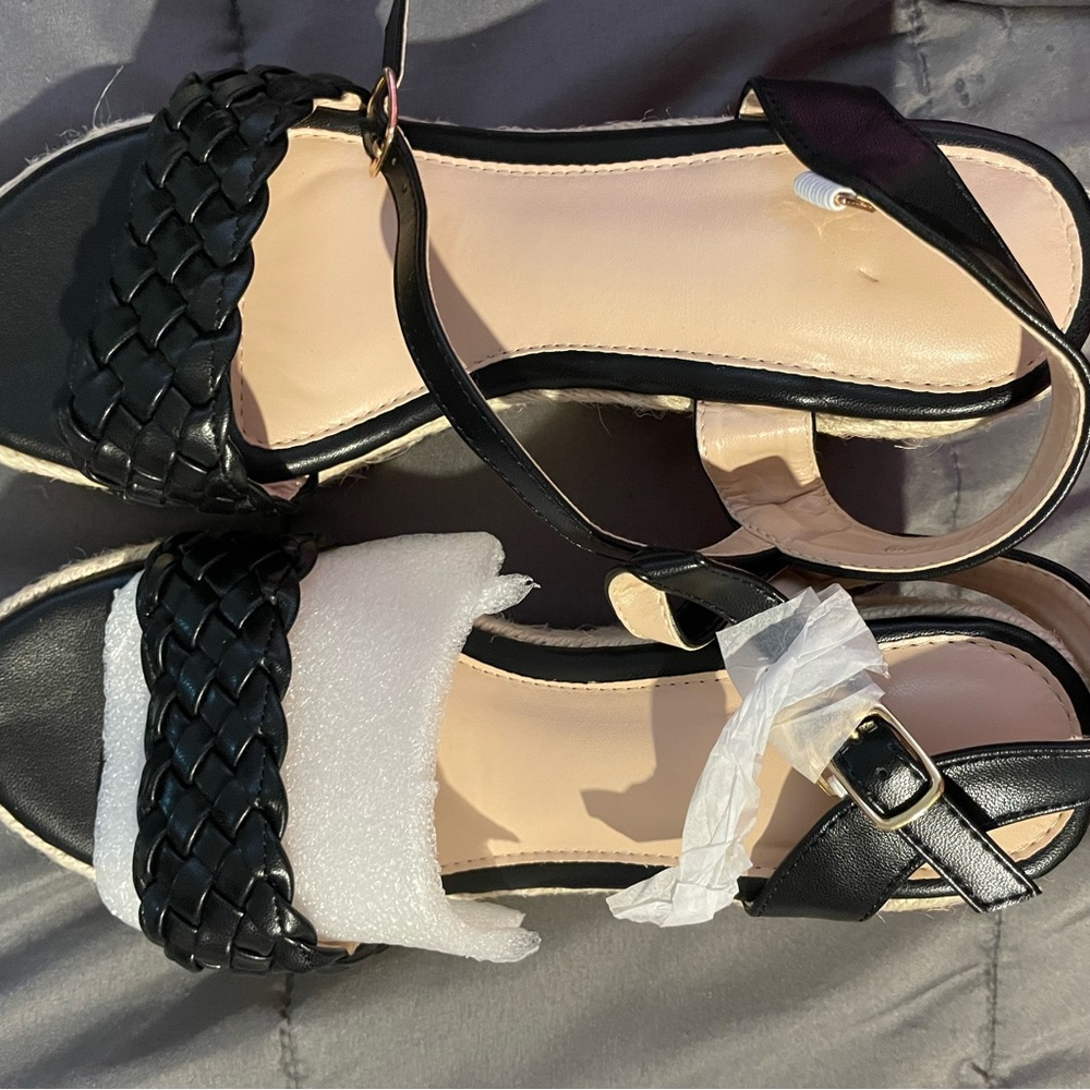NIB Women’s Wedge Sandals